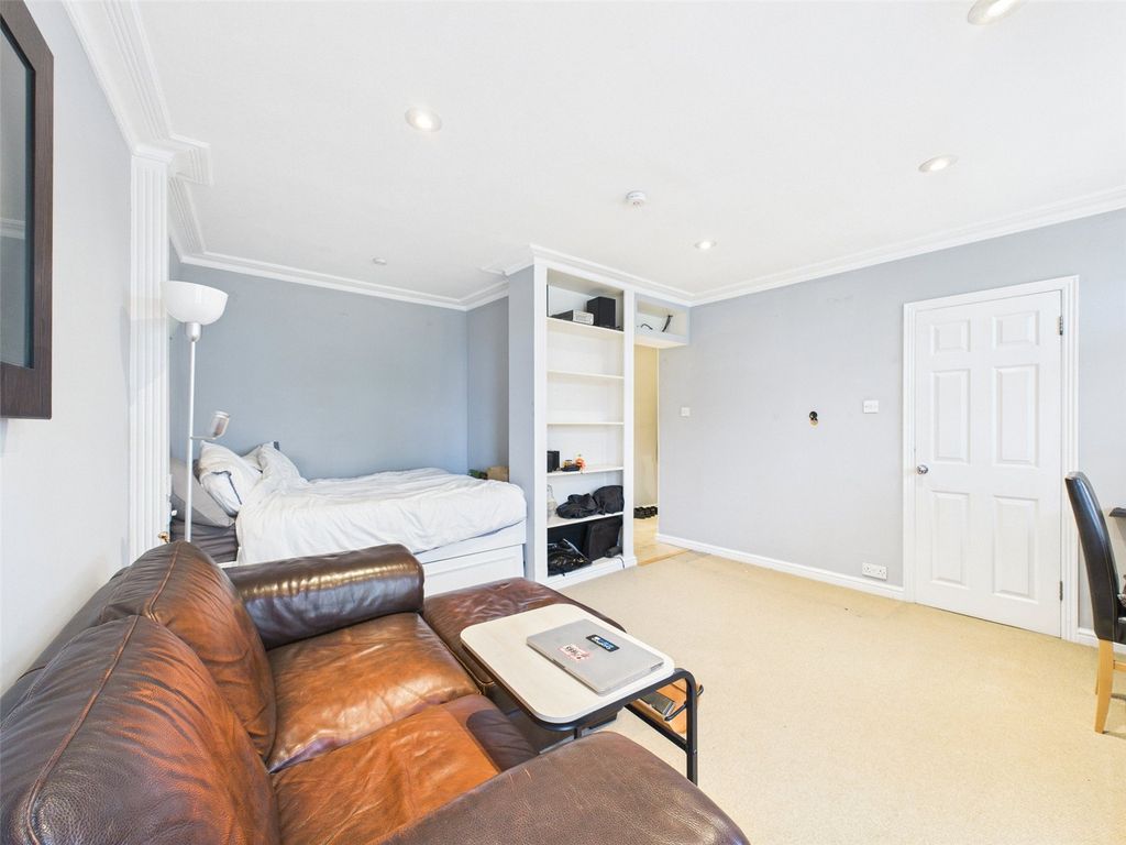 Property photo 3 of 12 Picture No. 15