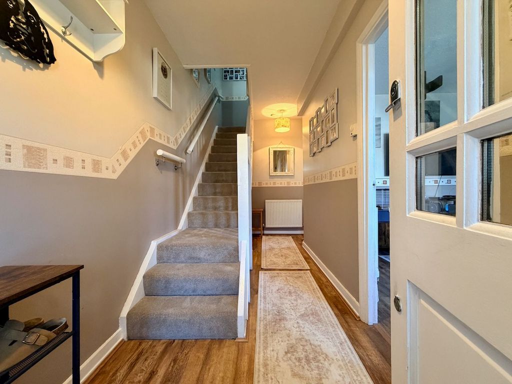 Property photo 2 of 21