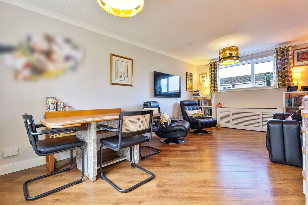 Property photo 2 of 28