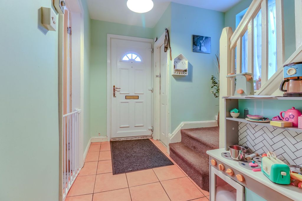 Property photo 2 of 13