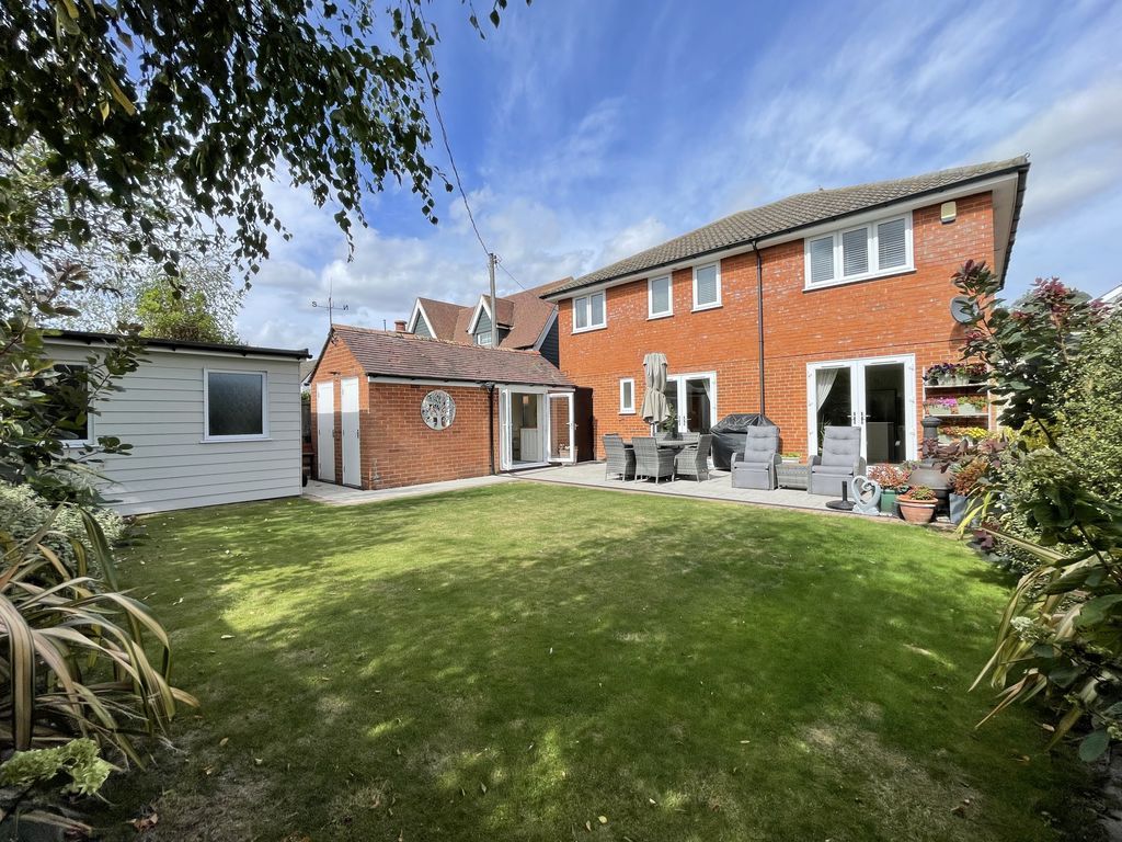 Property photo 2 of 26 Clacton Road