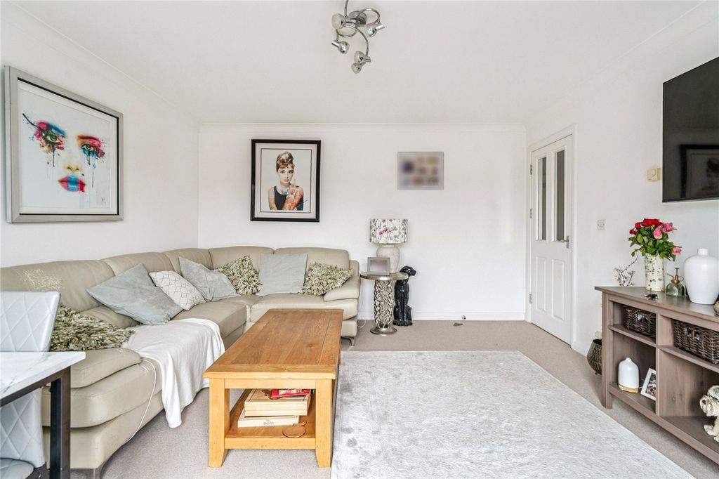 Property photo 3 of 8 Picture 3