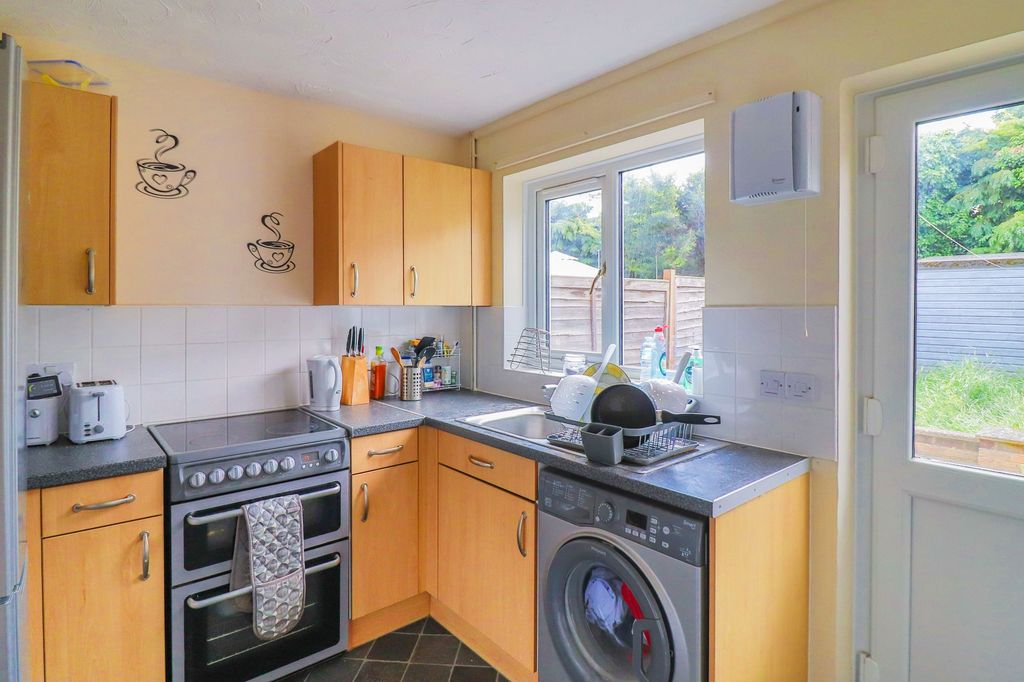 Property photo 2 of 8