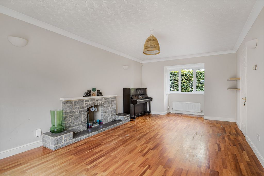 Property photo 2 of 22
