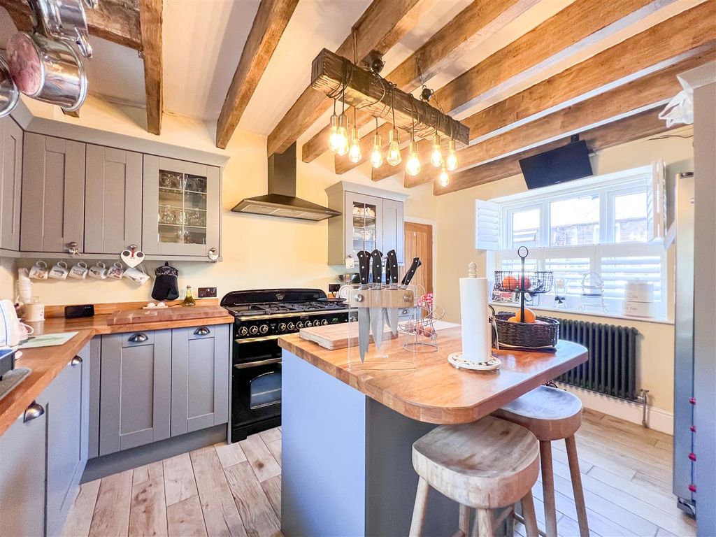 Property photo 2 of 36 Breakfast Kitchen