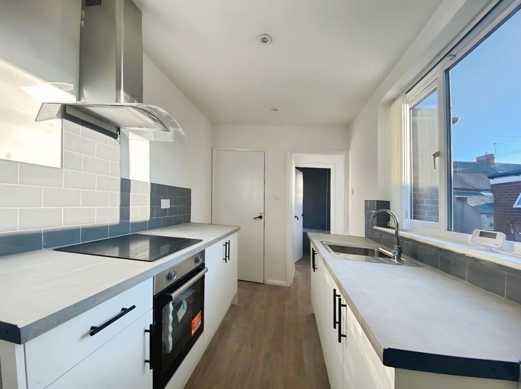 Property photo 2 of 13 4673972