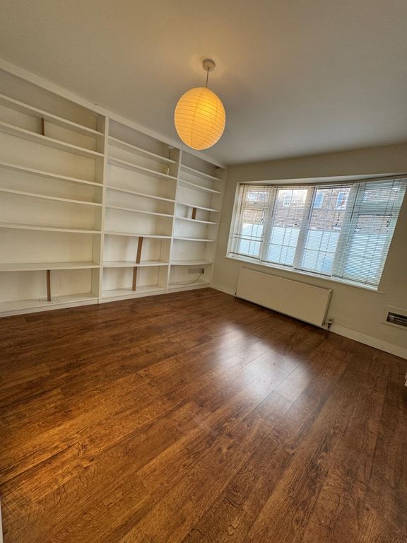 Property photo 2 of 7 Living Room