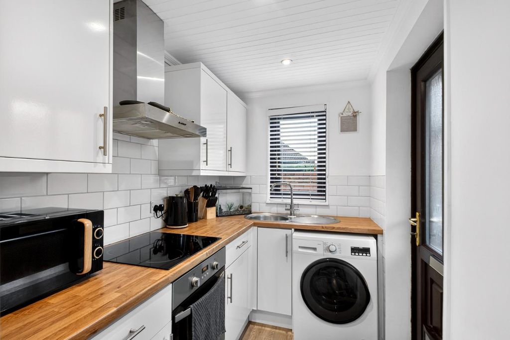 Property photo 2 of 13 11Forestgrangeclose-2.Jpg