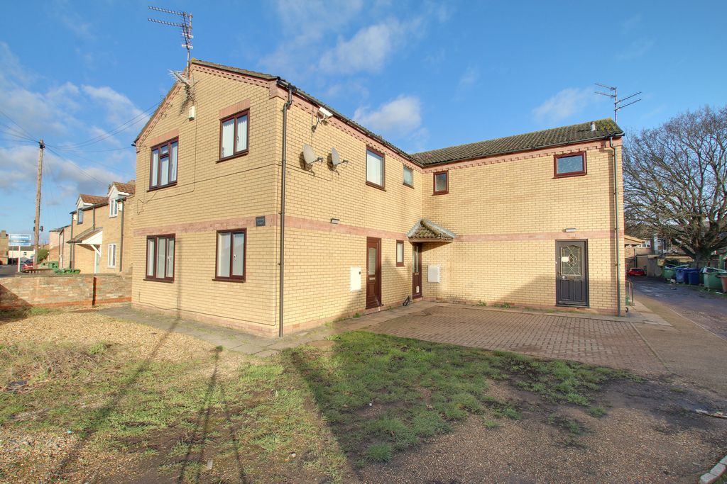 Property photo 1 of 6