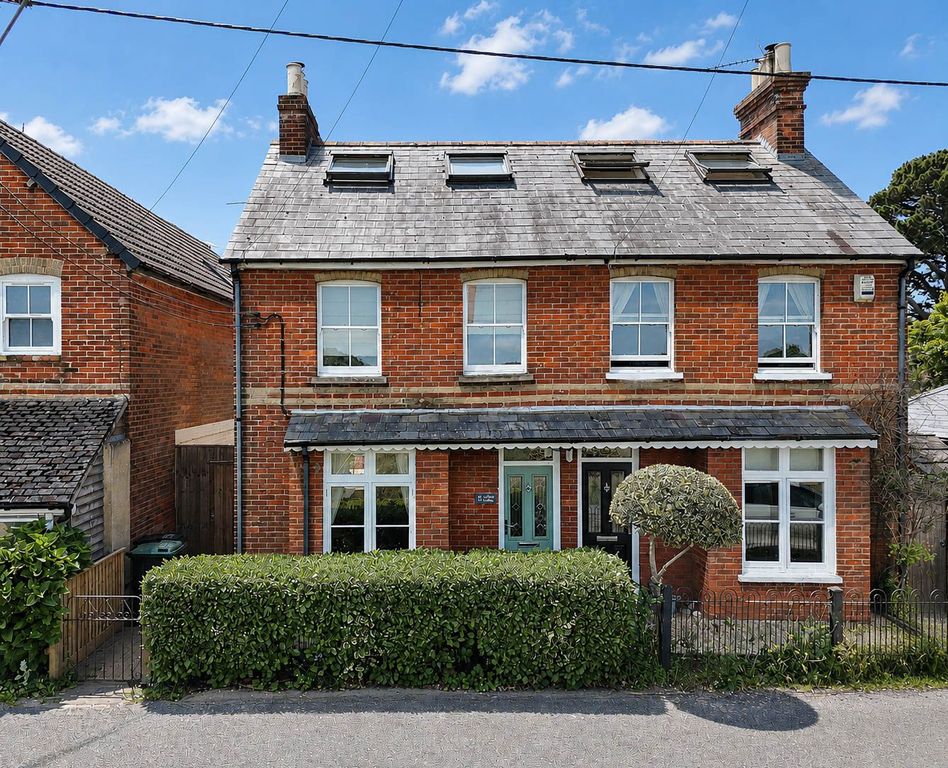 Property photo 1 of 11