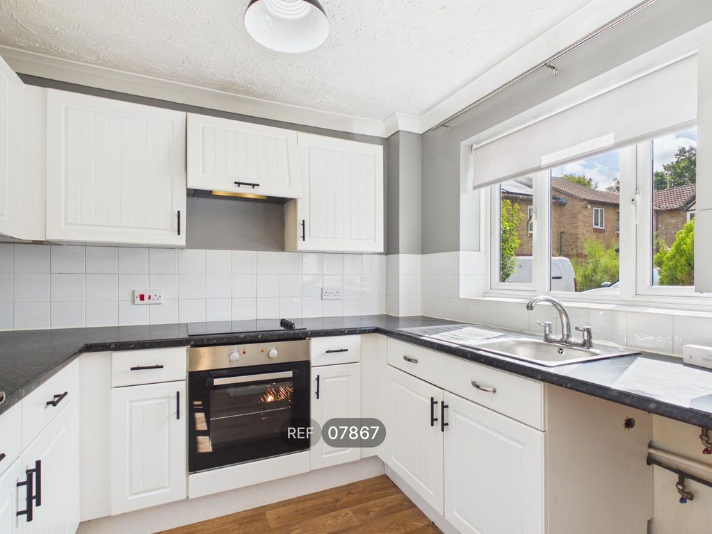 Property photo 2 of 14 Kitchen