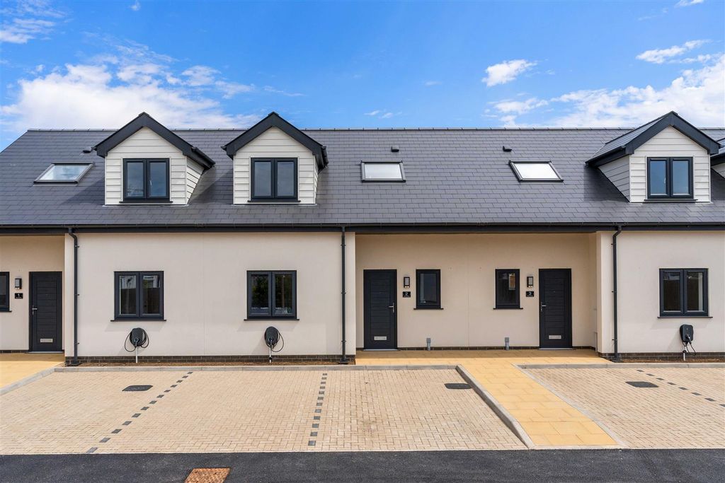 Property photo 1 of 15 Townmead Ext 4.Jpg