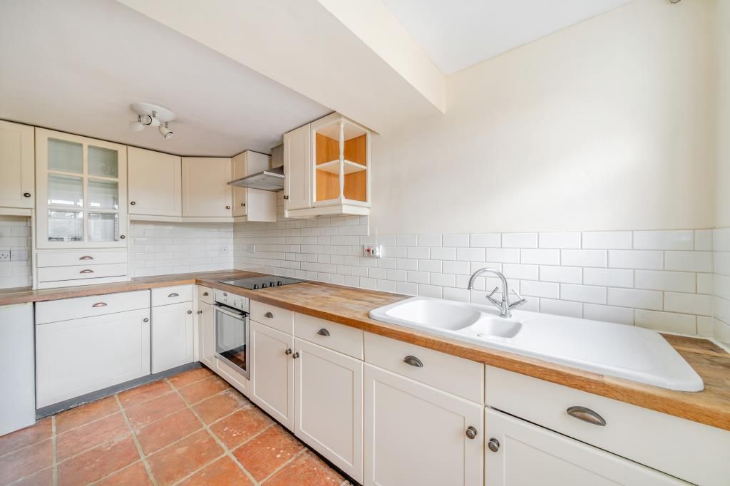 Property photo 3 of 20 Kitchen