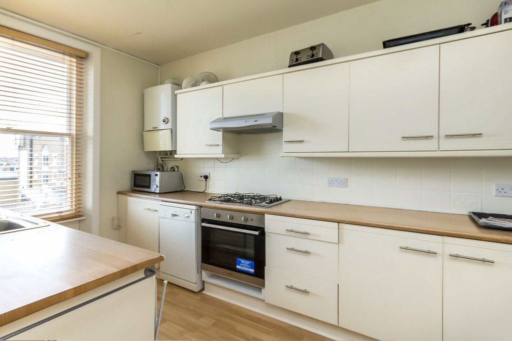 Property photo 3 of 4