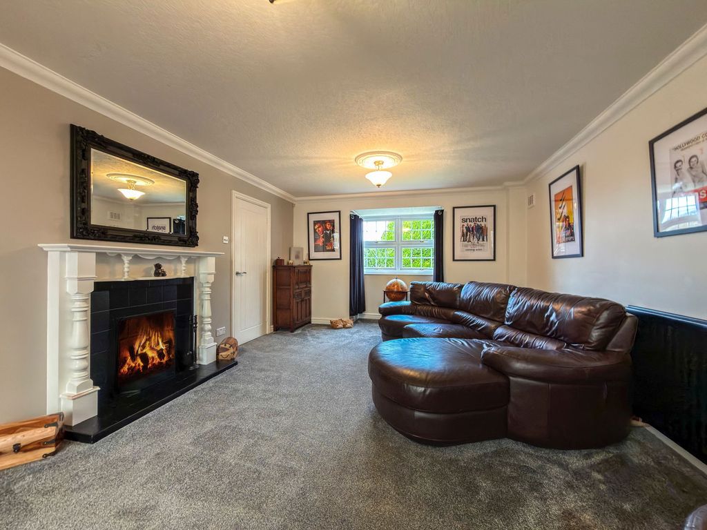 Property photo 3 of 38