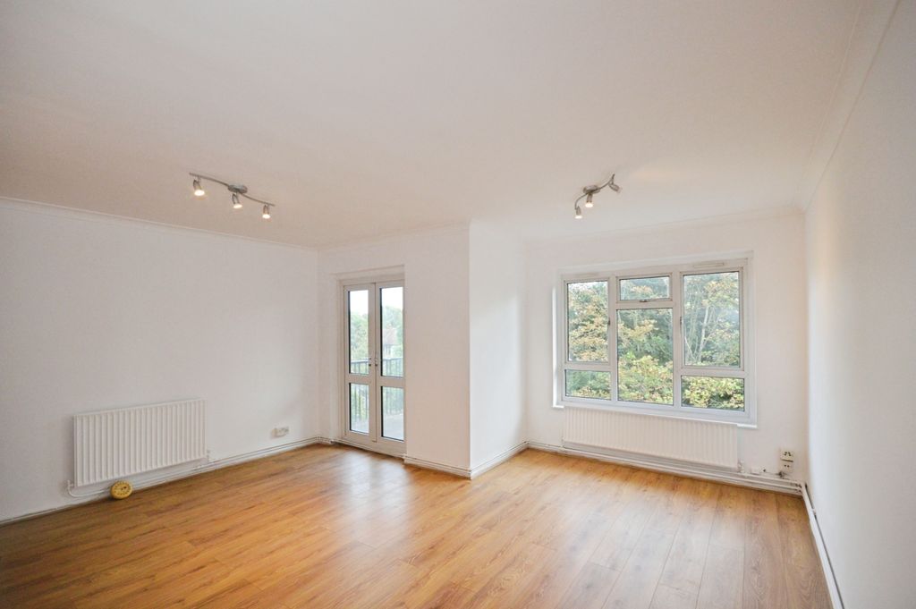 Property photo 2 of 19 Living Room