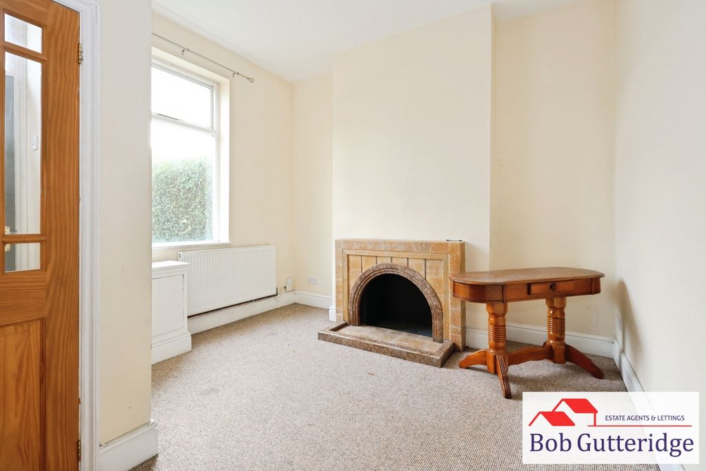 Property photo 2 of 18 Lounge