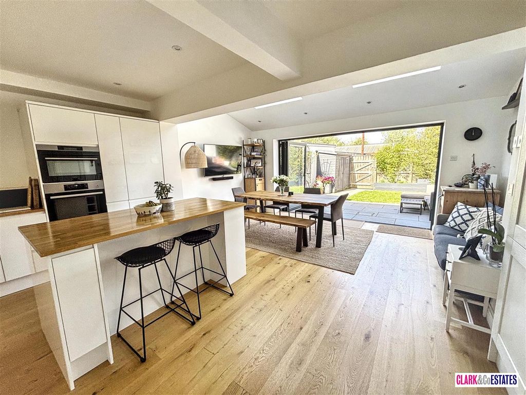 Property photo 2 of 15 Kitchen Diner