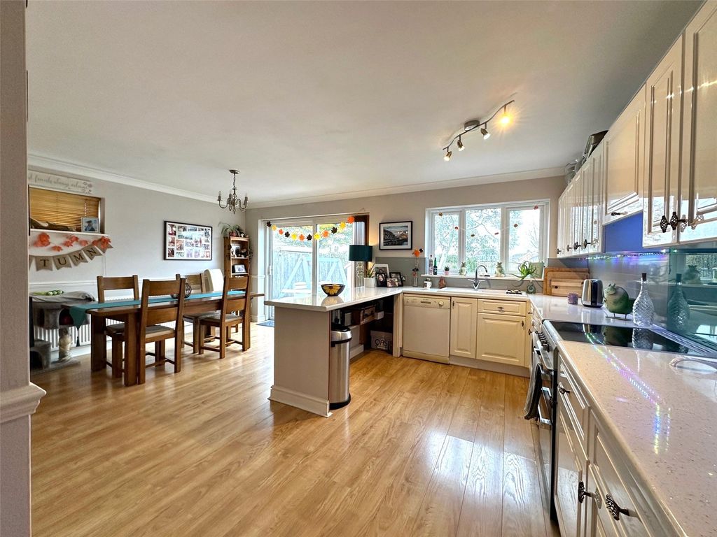Property photo 2 of 12 Picture No. 27