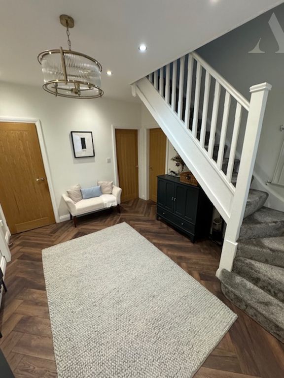 Property photo 2 of 15 45 Lindale Ave - Hallway.Jpeg