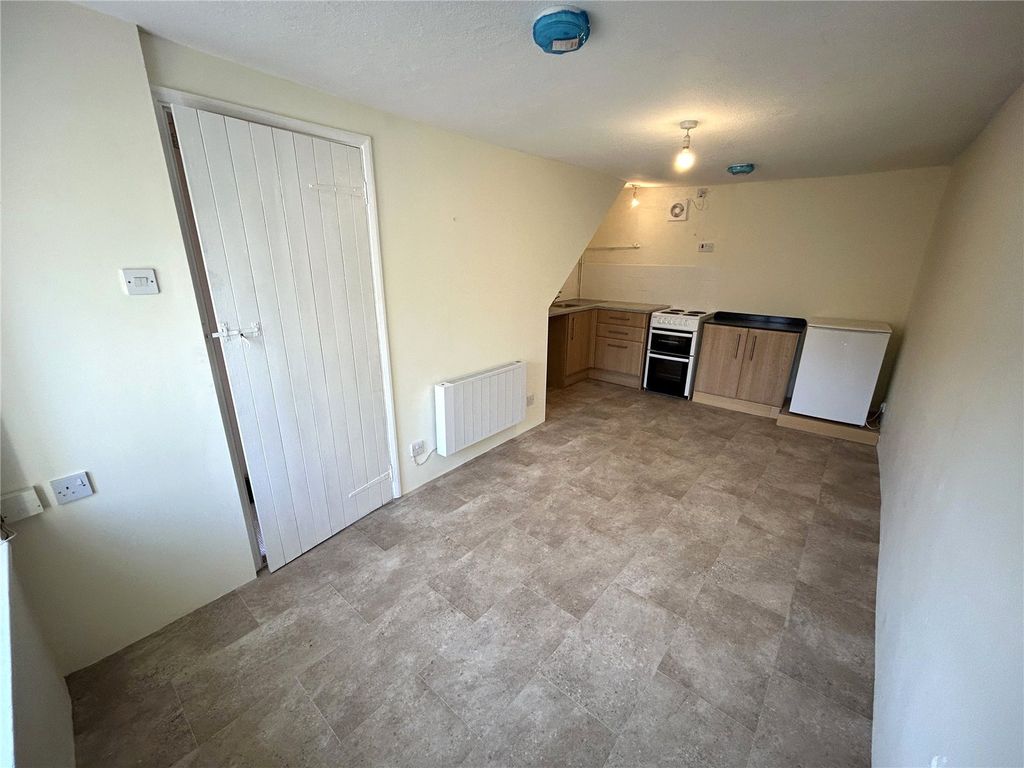 Property photo 2 of 13 Picture No. 14