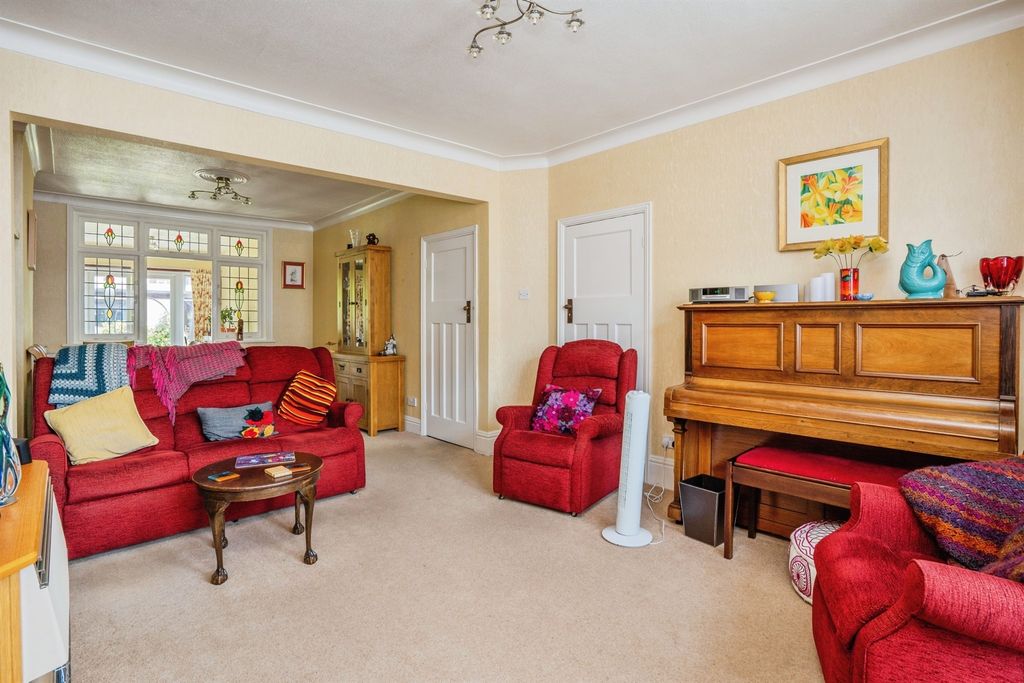 Property photo 3 of 20