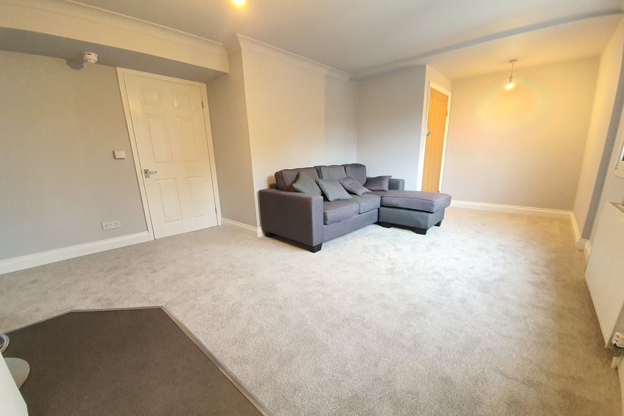 Property photo 3 of 5 Lounge 1