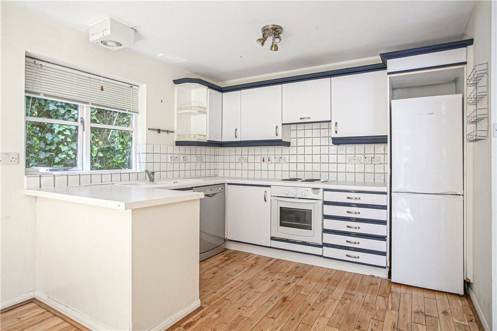 Property photo 3 of 12 Kitchen