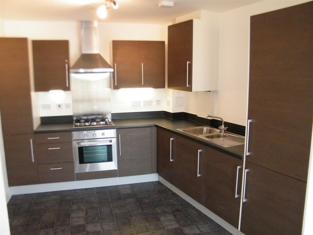 Property photo 3 of 7 Kit