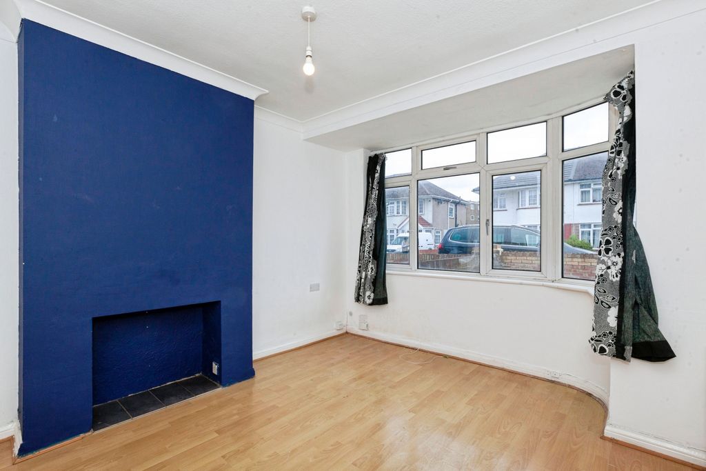 Property photo 2 of 16 Living Room