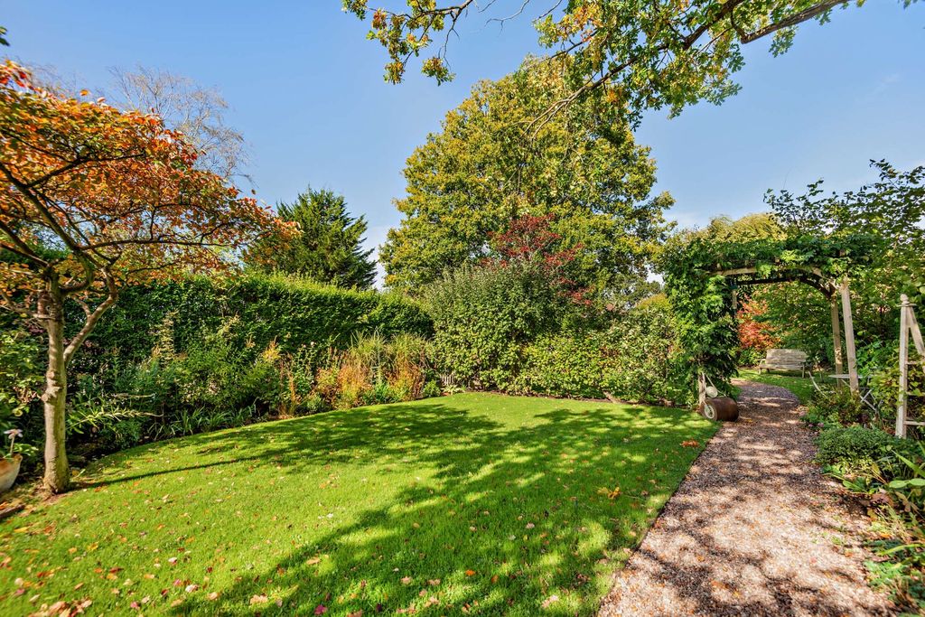 Property photo 2 of 16 Picture No. 14