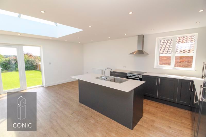 Property photo 3 of 19 Photo 8