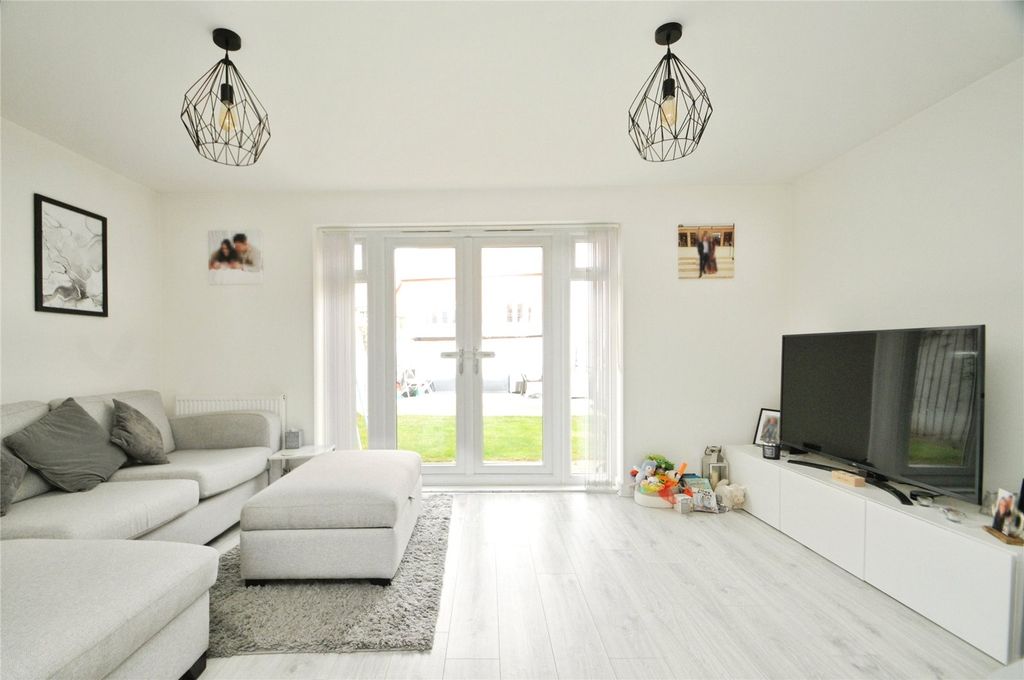 Property photo 3 of 31 Picture No. 36