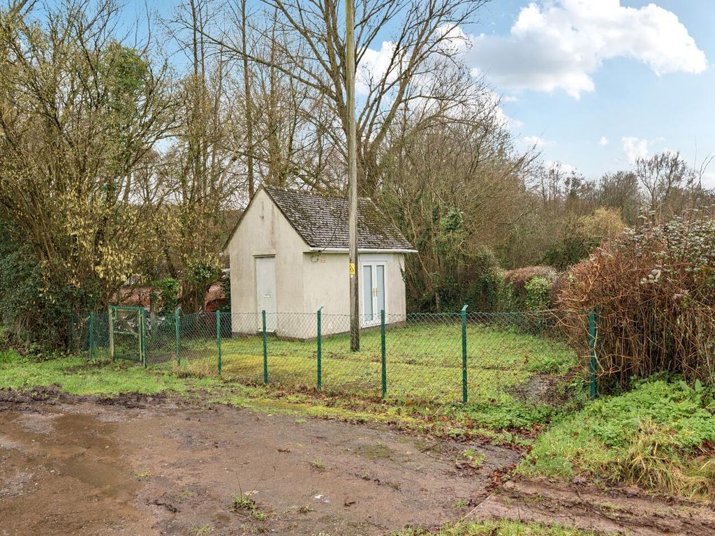 Property photo 2 of 10 1404988-1-6978F2B43De93-Arw-1.Jpg