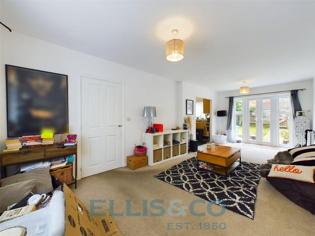 Property photo 3 of 12 Picture No. 30