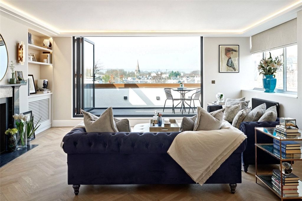 Property photo 1 of 23