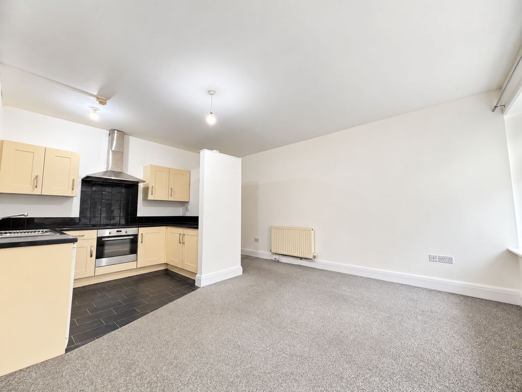 Property photo 3 of 11 Kitchen/Diner
