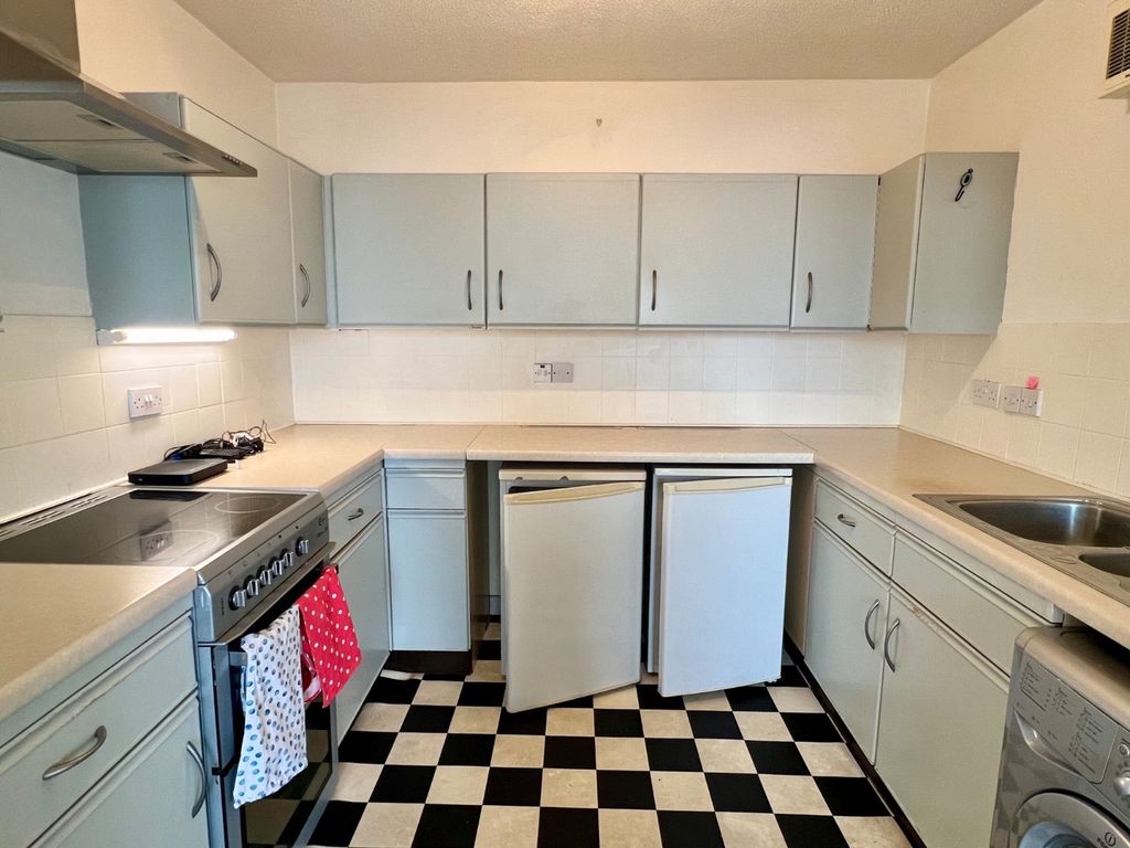 Additional image 7 of 2 bed flat for salePrince William Court, The Marina, Deal CT14