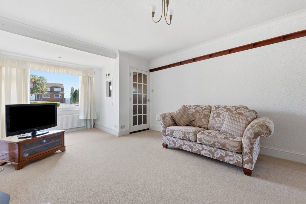 Property photo 3 of 33