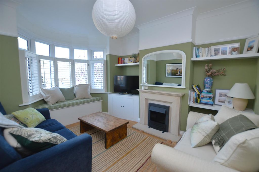 Property photo 2 of 18 233 Whitton Dene Living Room.Jpg