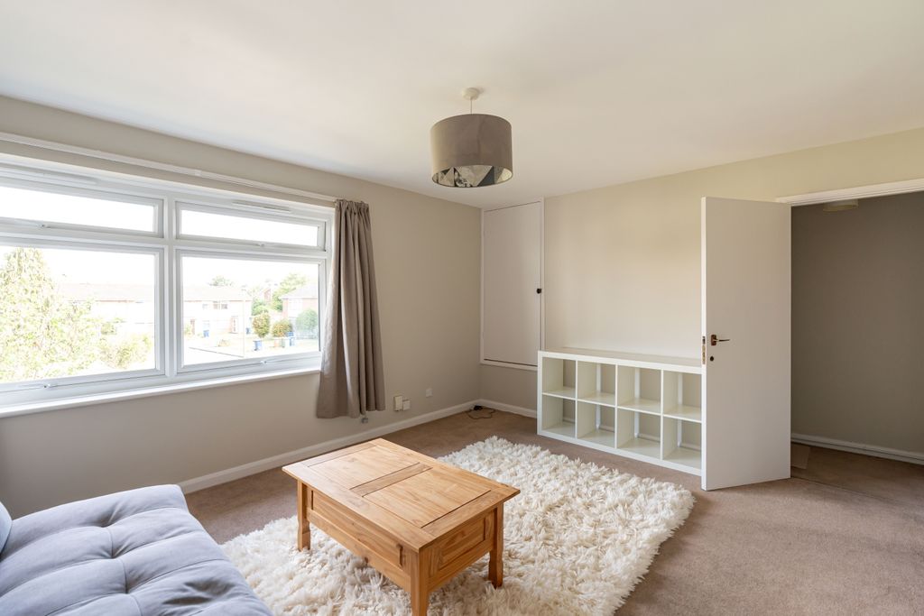 Property photo 3 of 7 26 Nursery Close-09868