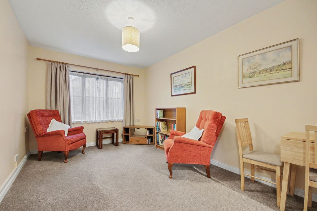 Property photo 3 of 8