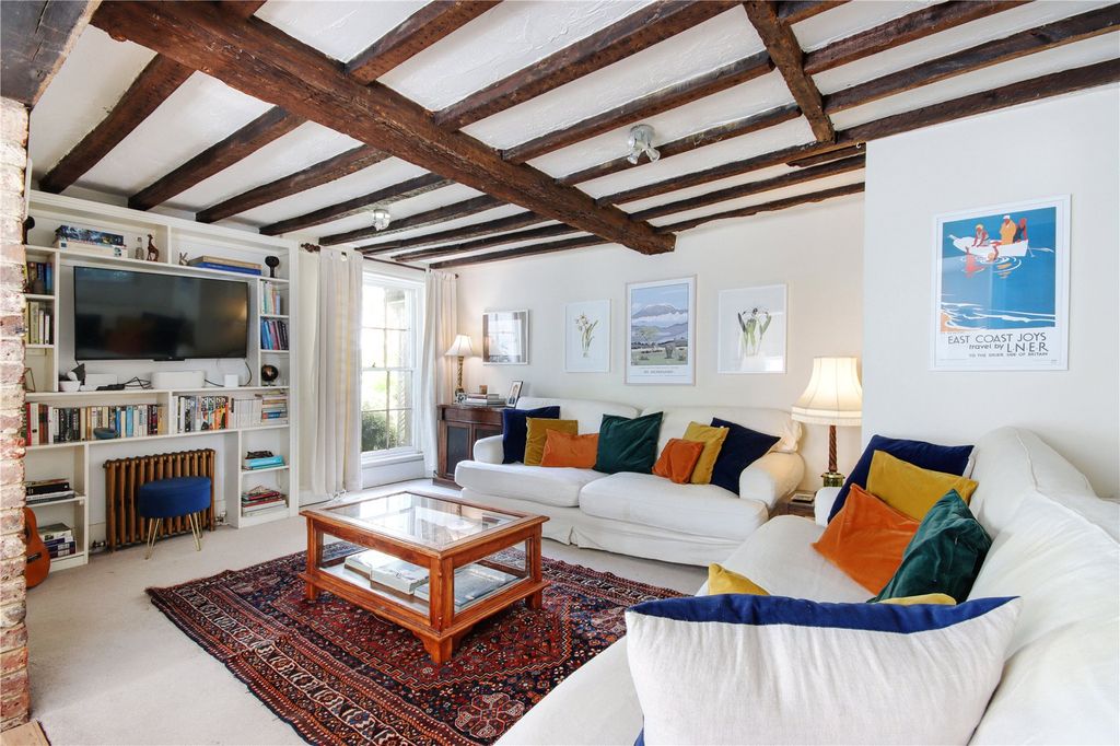 Property photo 2 of 17 Sitting Room