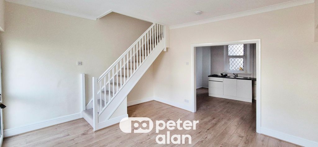 Property photo 1 of 17 Image