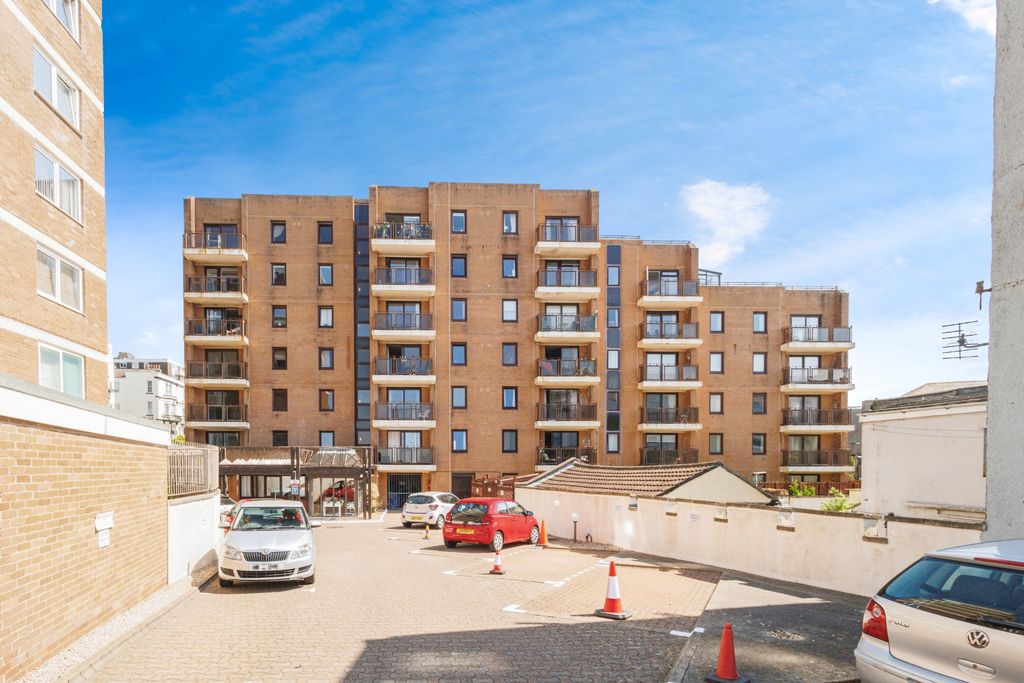 Property photo 1 of 11 General View