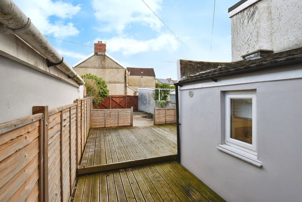 Property photo 3 of 18 Photo