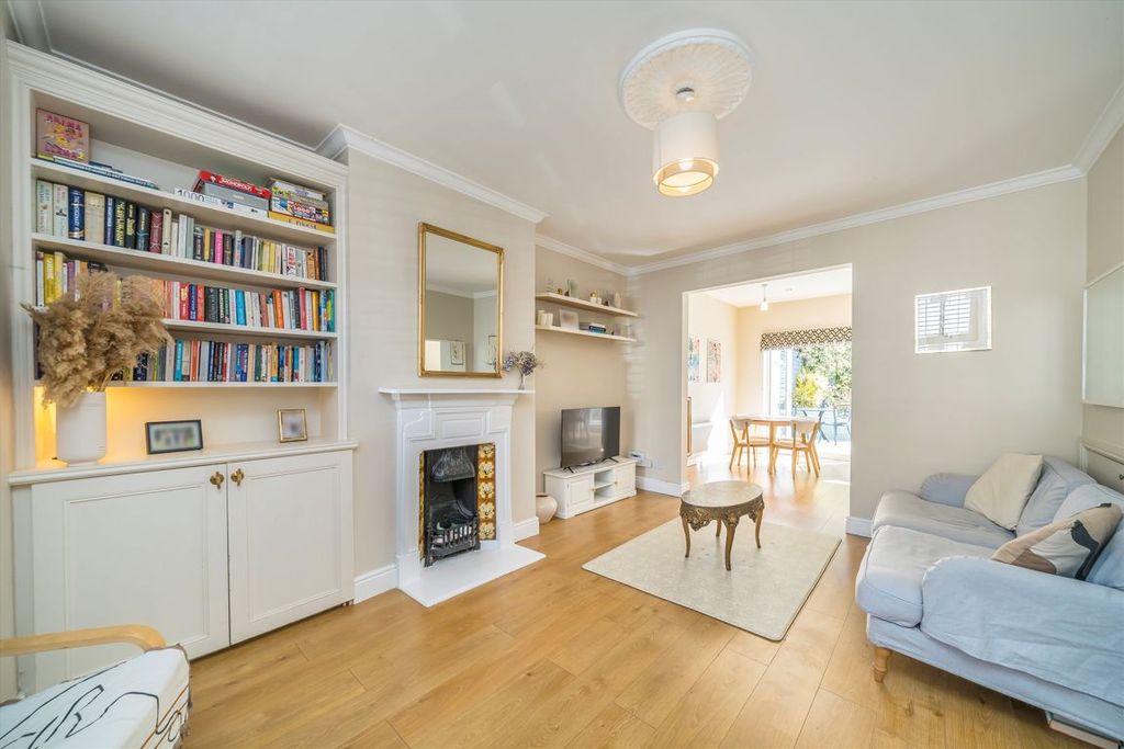 Property photo 2 of 8