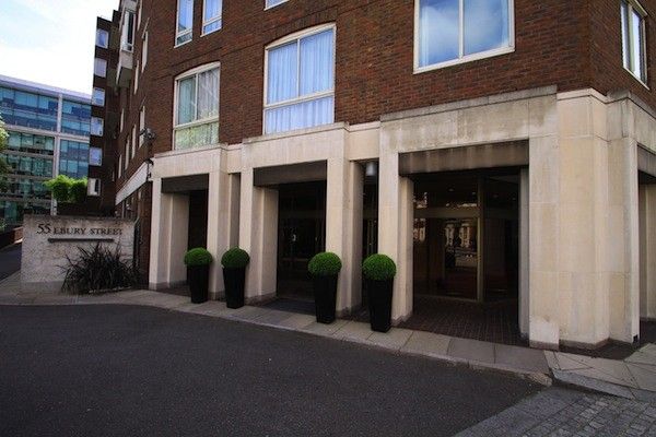 Property photo 3 of 8 Building Entrance