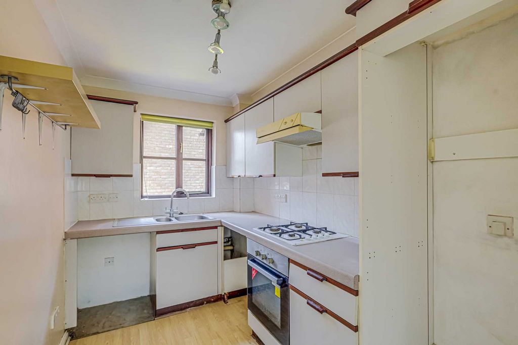 Property photo 3 of 13