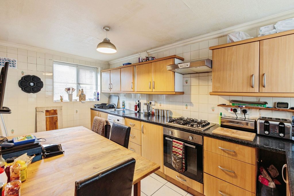 Property photo 3 of 17 Photo